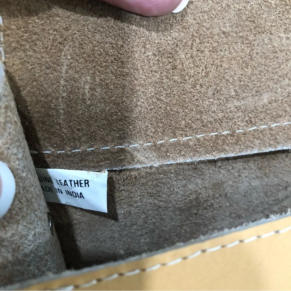 GENUINE LEATHER BY BARGANZA CROSSBODY - Picture 9 of 11